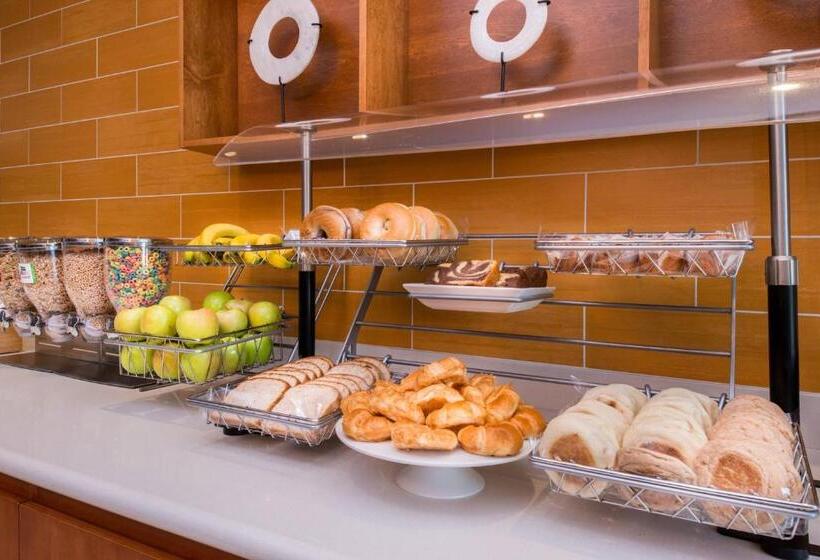 ホテル Springhill Suites Pittsburgh Southside Works