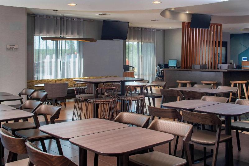 فندق Springhill Suites St. Louis Airport/earth City