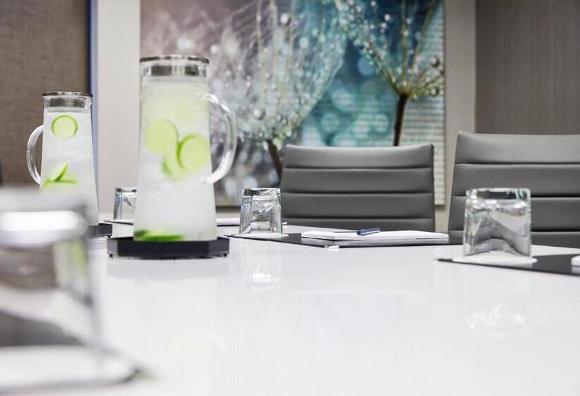 فندق Springhill Suites St. Louis Brentwood