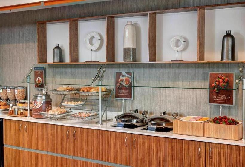 فندق Springhill Suites St. Louis Brentwood