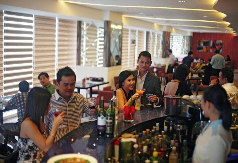 St Giles Hotel Makati