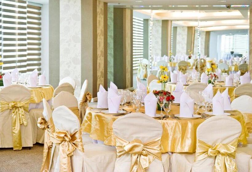 St Giles Hotel Makati