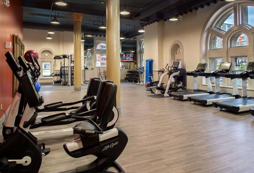 St. Louis Union Station Hotel, Curio Collection By Hilton