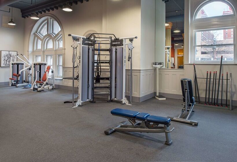 St. Louis Union Station Hotel, Curio Collection By Hilton