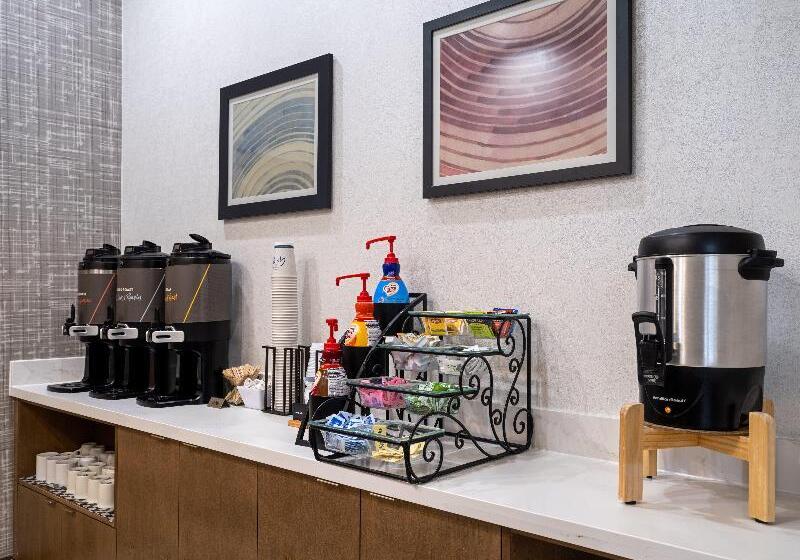 هتل Staybridge Suites Rochester University, An Ihg