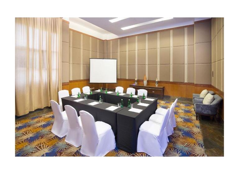 هتل Summit Ridge Tagaytay   Newly Renovated