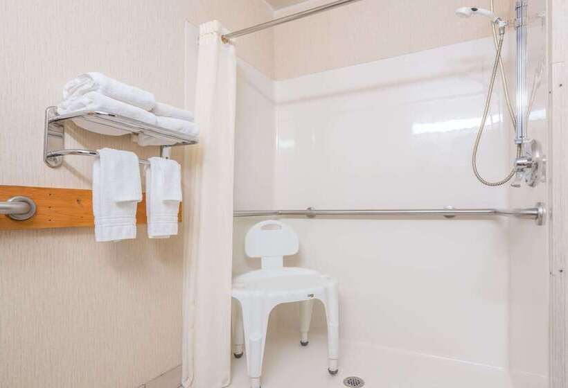 בית מלון כפרי Super 8 By Wyndham Fargo Airport