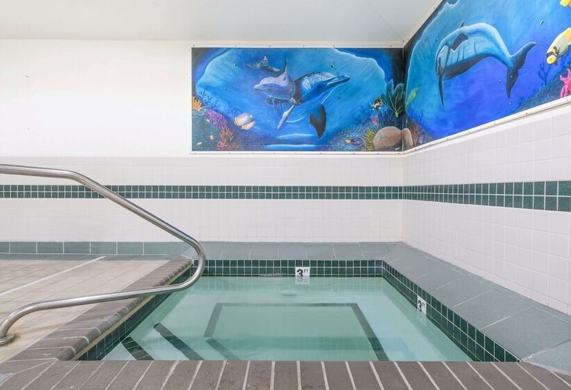 בית מלון כפרי Super 8 By Wyndham Fargo Airport