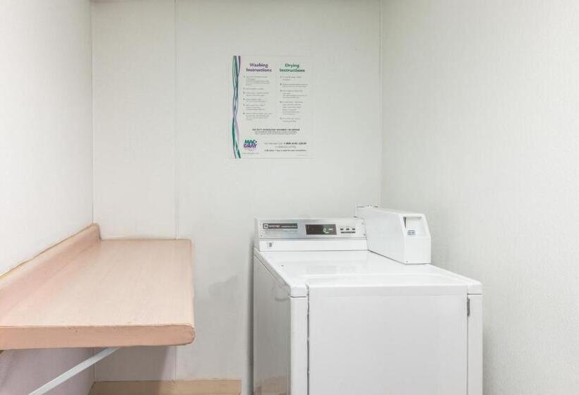 هتل Studio 6 Suites Flagstaff Az