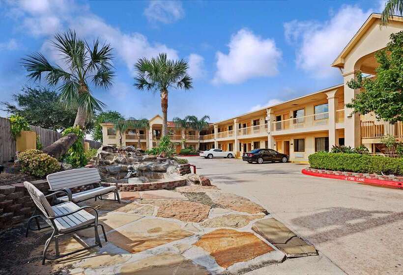 ホテル Super 8 By Wyndham Houston Hobby Airport South