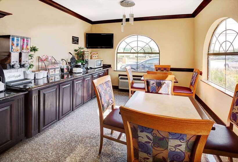 ホテル Super 8 By Wyndham Houston Hobby Airport South