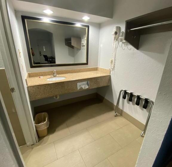 ホテル Super 8 By Wyndham Houston Hobby Airport South