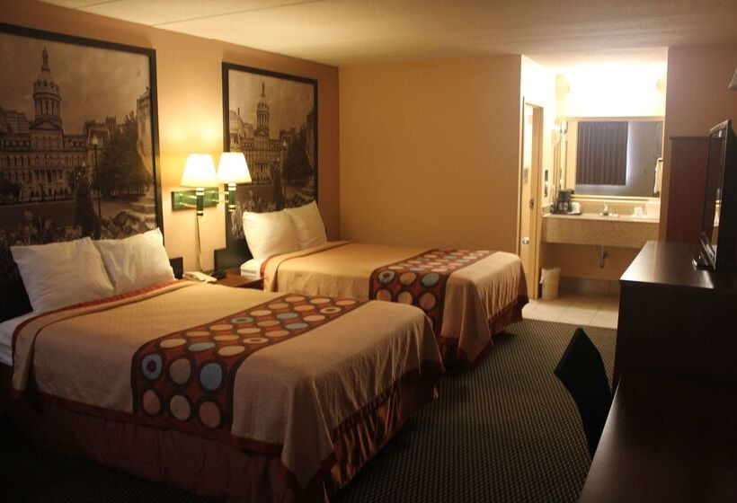 فندق Super 8 By Wyndham Laurel