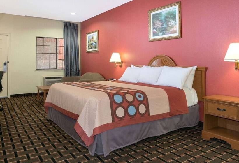 فندق Super 8 By Wyndham Stafford Sugarland Area