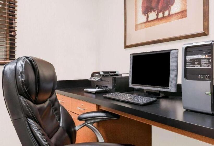 ホテル Spark By Hilton Lancaster Dutch Country