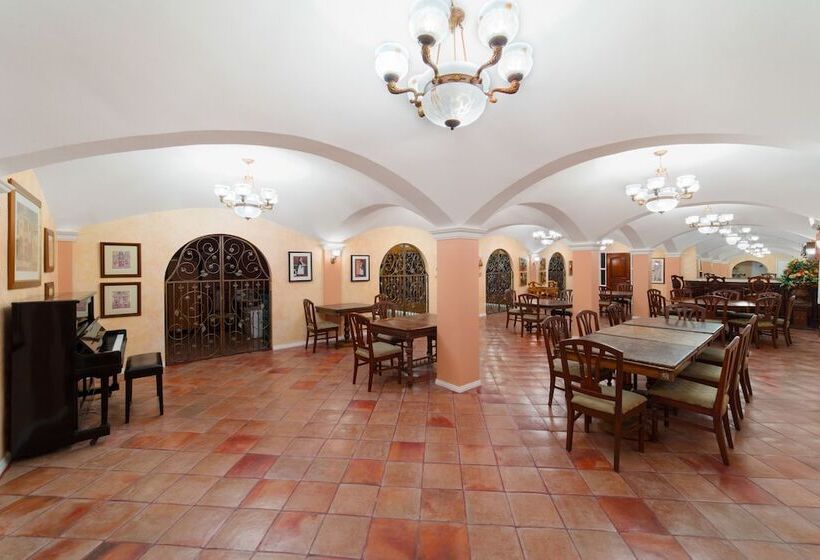 בית מלון כפרי The Peacock Garden