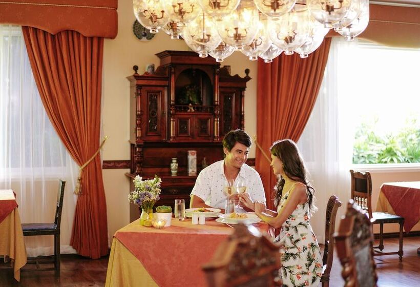 בית מלון כפרי The Peacock Garden