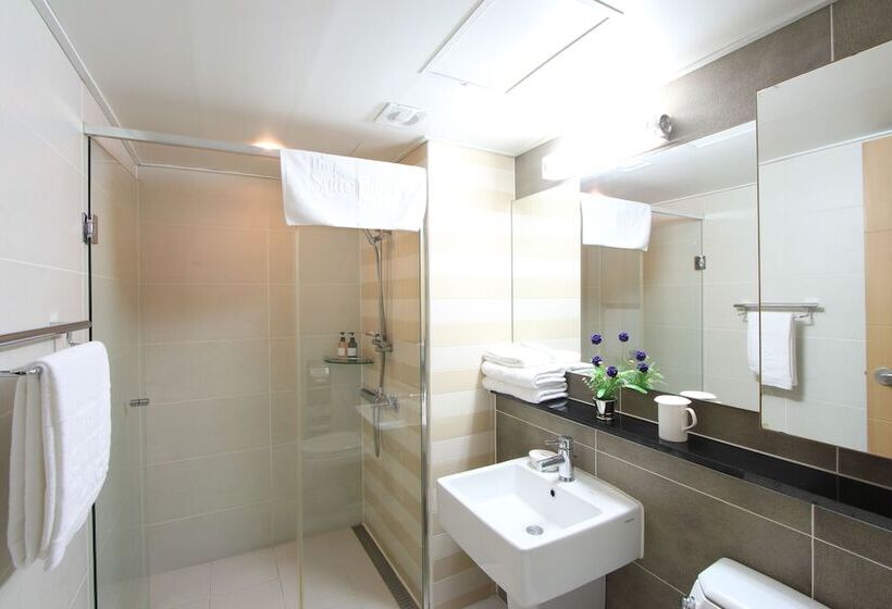 בית מלון כפרי The Suite Place Serviced Residences