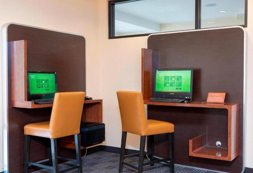 هتل Towneplace Suites Fort Wayne North