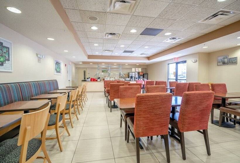 Отель Towneplace Suites Rochester