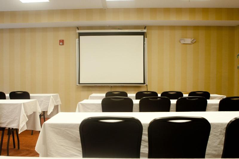 Отель Towneplace Suites Rochester