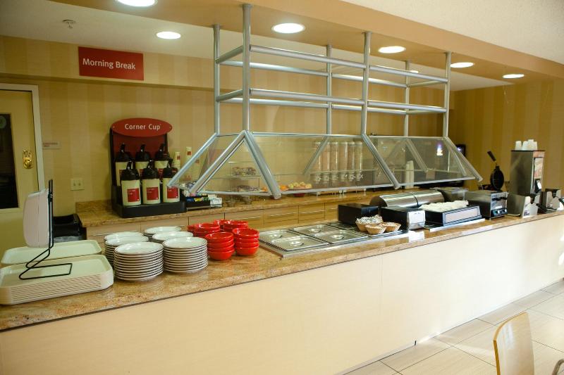 Отель Towneplace Suites Rochester