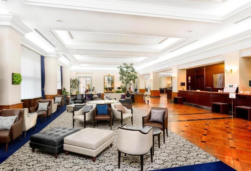 هتل Denhaag Huis Ten Bosch