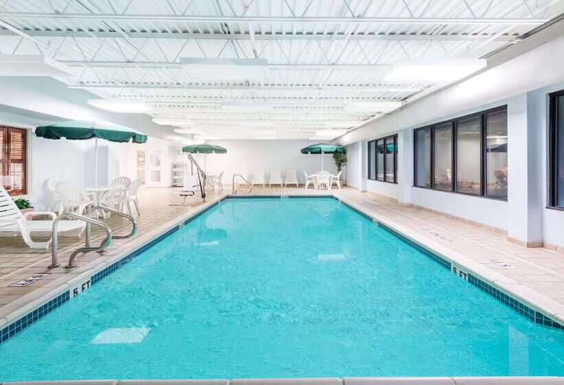 فندق Wingate By Wyndham Erie