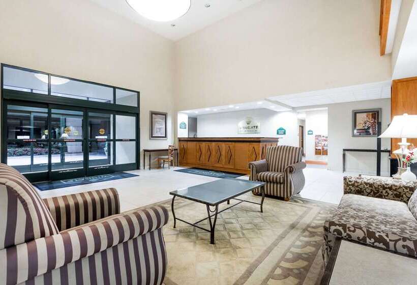 فندق Wingate By Wyndham Lagrange