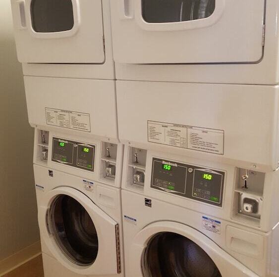 فندق Wingate By Wyndham Lagrange