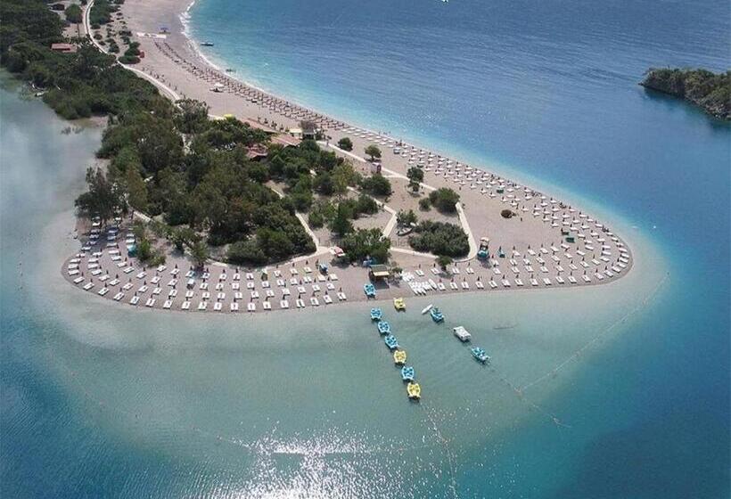 Karbel Beach Hotel
