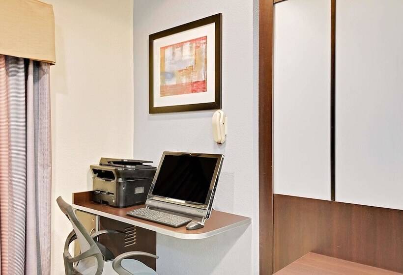 Microtel Inn And Suites By Wyndham   Geneva