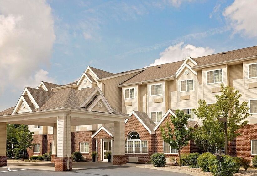 Microtel Inn And Suites By Wyndham   Geneva