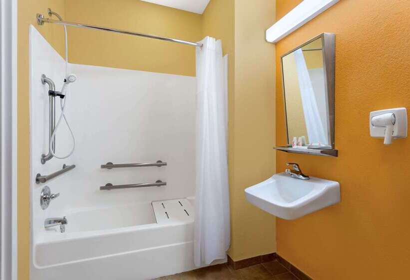 Microtel Inn & Suites By Wyndham Greenville/university Medic