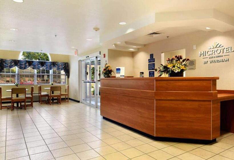 Microtel Inn & Suites Huntsville