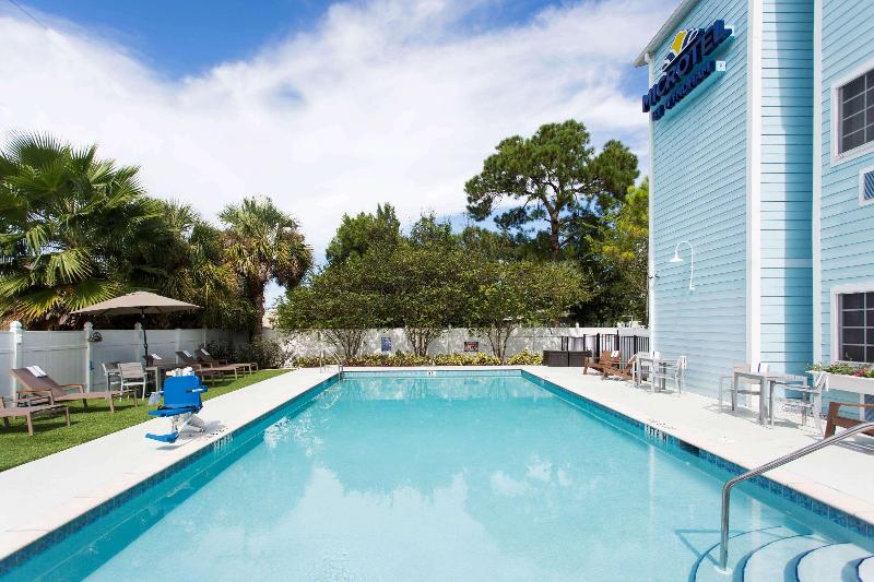 Microtel Inn & Suites By Wyndham Port Charlotte Punta Gorda