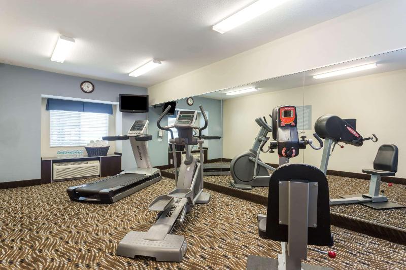 Microtel Inn & Suites By Wyndham Spring Hill/weeki Wachee