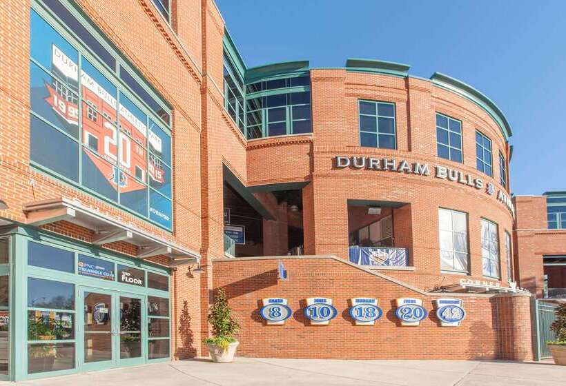 모텔 Super 8 By Wyndham Durham/university Area Nc