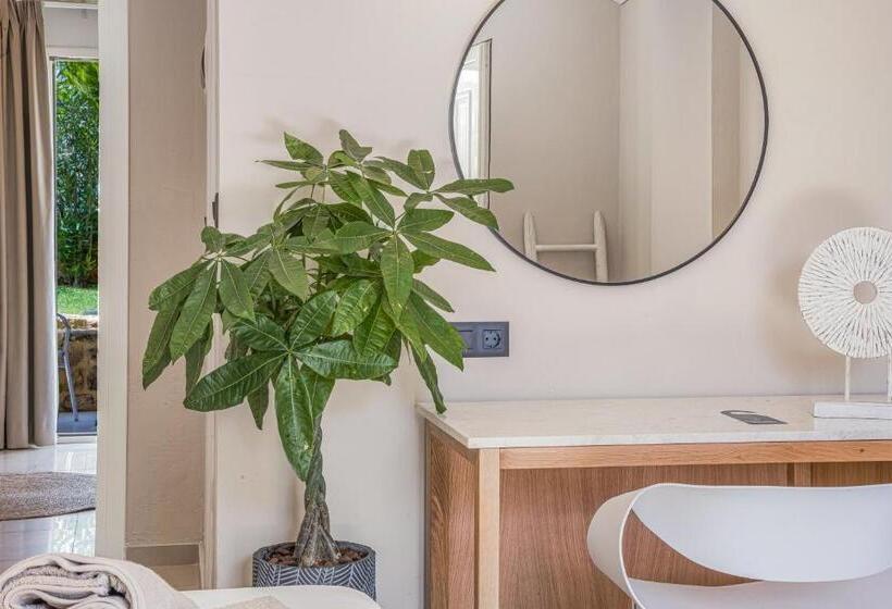 Notos Heights Hotel & Suites