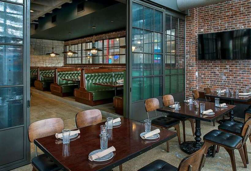 St. Louis Union Station Hotel, Curio Collection By Hilton