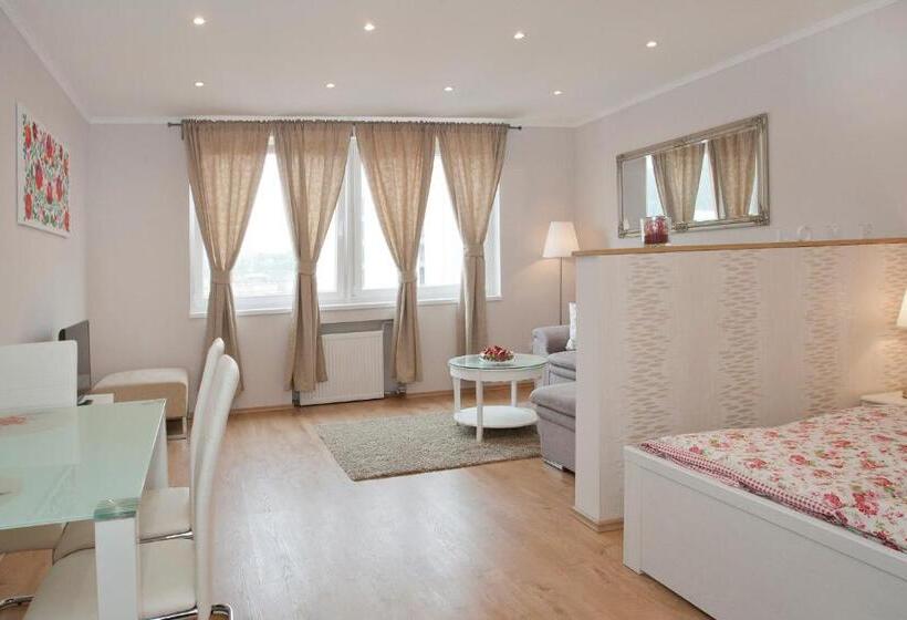 Aurora Apartment Danube View