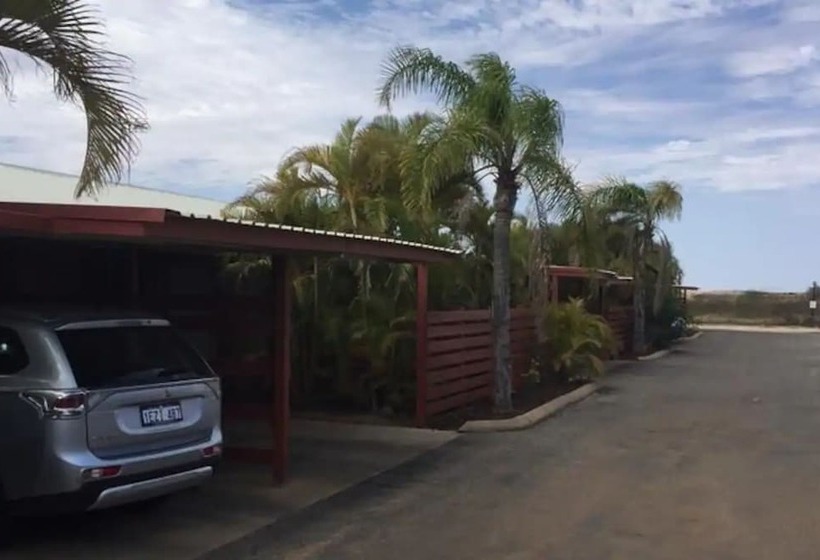 Carnarvon Central Apartments