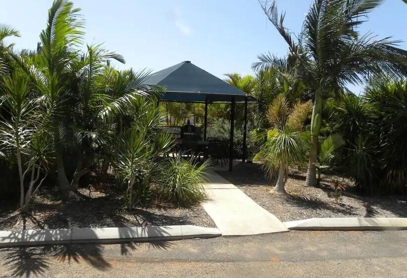 Carnarvon Central Apartments