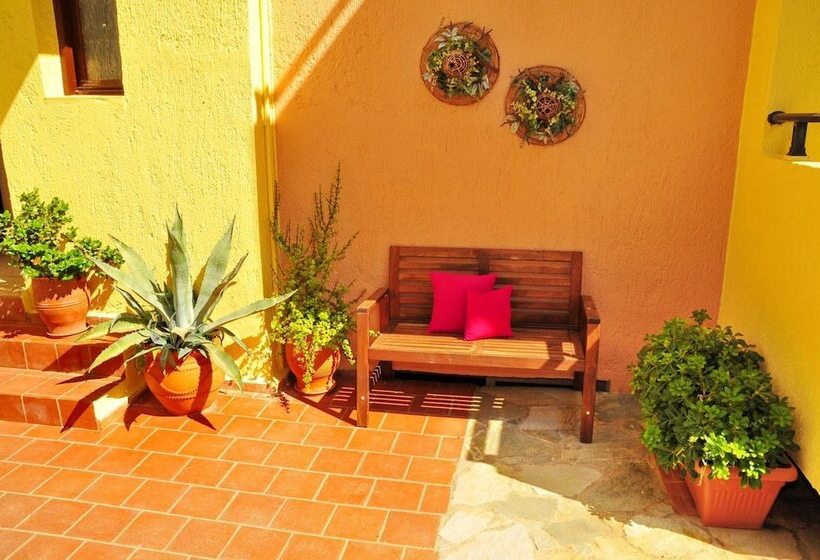 Cleopatra Apartments