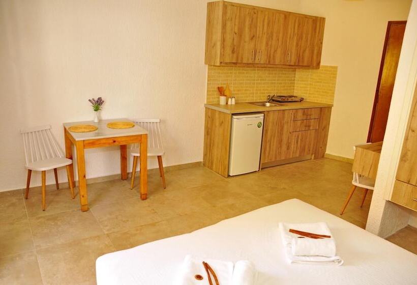 Cleopatra Apartments