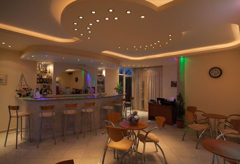 Cosmi Apts Gouves By Estia