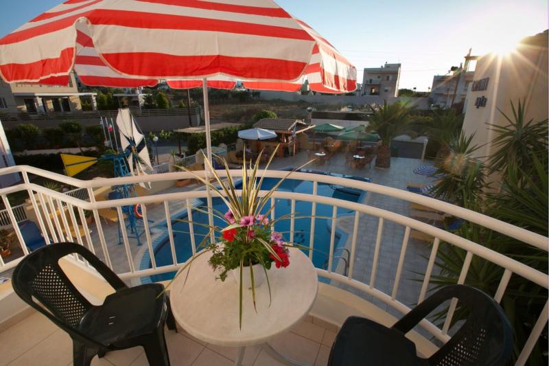 Cosmi Apts Gouves By Estia