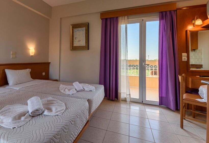 Danelis Studios & Apartments