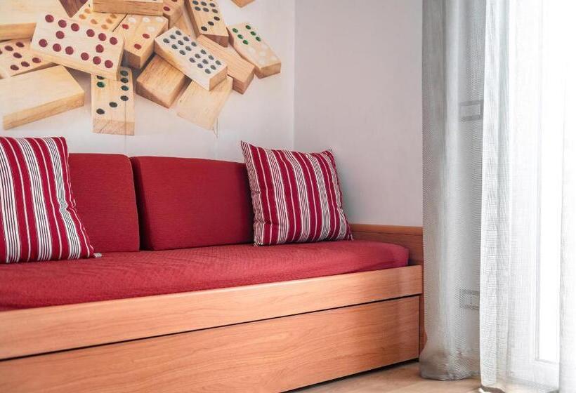 Domino Suite Hotel & Residence