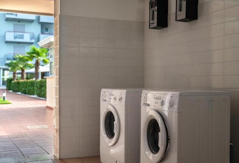 Domino Suite Hotel & Residence